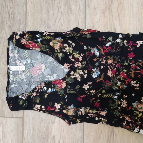 Adorable Shorts romper with Over Dress Size XS - Picture 2 of 10